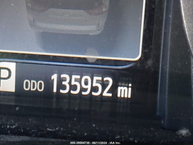 5TDYZ3DC9HS828667 Toyota Sienna Xle 8 Passenger
