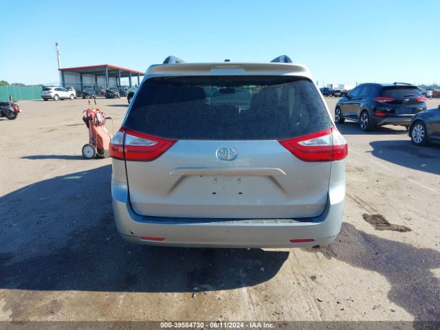 5TDYZ3DC9HS828667 Toyota Sienna Xle 8 Passenger
