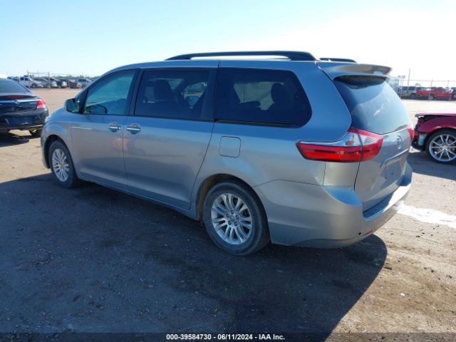 5TDYZ3DC9HS828667 Toyota Sienna Xle 8 Passenger