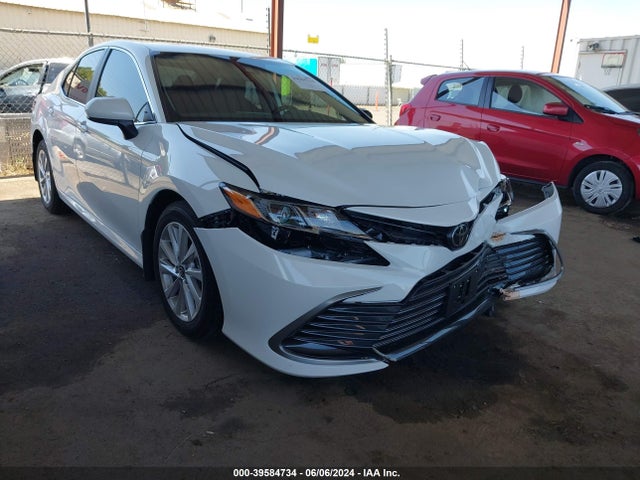 Toyota CAMRY LE 2024 4T1C11AK7RU253897 main image