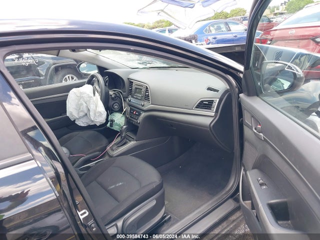 Hyundai ELANTRA SE 2018 KMHD74LF2JU525118 Image 5