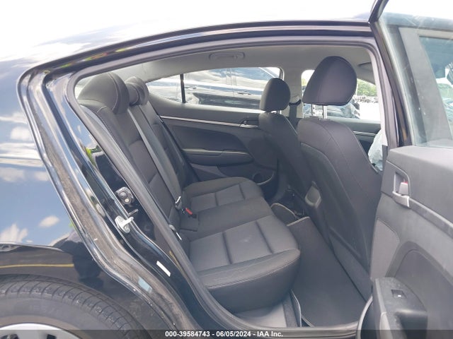 Hyundai ELANTRA SE 2018 KMHD74LF2JU525118 Image 8