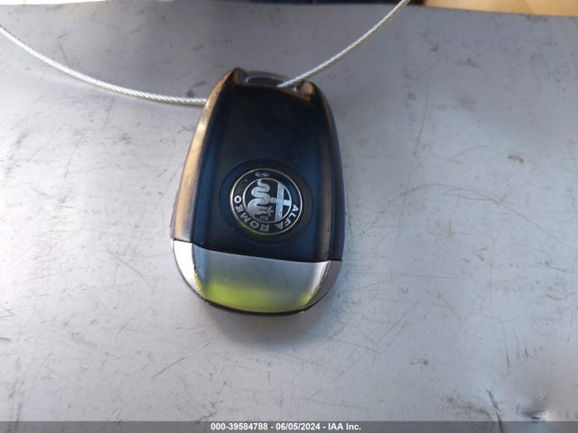 Alfa Romeo Giulia Ti Rwd 2017 ZARFAECN6H7553580 Image 11