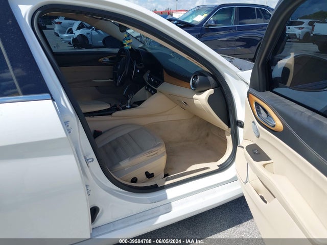 Alfa Romeo Giulia Ti Rwd 2017 ZARFAECN6H7553580 Image 5