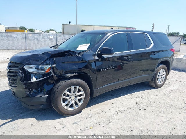 Chevrolet Traverse Ls 2019 1GNERFKW6KJ140719 Image 2