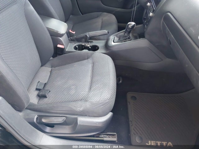 3VW2K7AJ7EM370642 Volkswagen Jetta 2.0l S