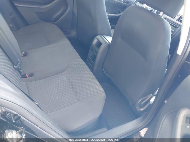 3VW2K7AJ7EM370642 Volkswagen Jetta 2.0l S