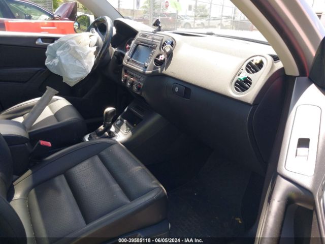 WVGBV7AX6FW564381 Volkswagen TIGUAN SE