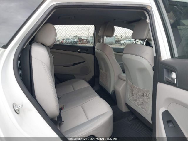 KM8J23A40JU700012 Hyundai TUCSON SE