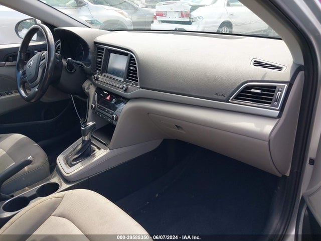 Hyundai Elantra Value Edition 2018 5NPD84LF2JH320460 Image 5