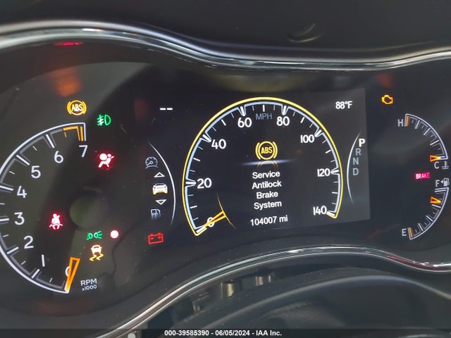 1C4RJEAG9JC391999 Jeep Grand Cherokee Altitude 4x2