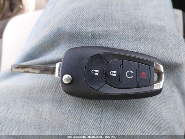 KL7CJNSM9MB373715 Chevrolet Trax Awd Ls
