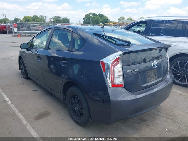 Toyota Prius Two 2014 JTDKN3DU6E0361751 Image 3