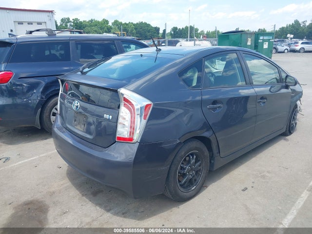 Toyota Prius Two 2014 JTDKN3DU6E0361751 Image 4