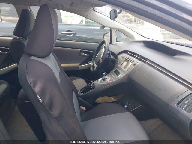 Toyota Prius Two 2014 JTDKN3DU6E0361751 Image 5