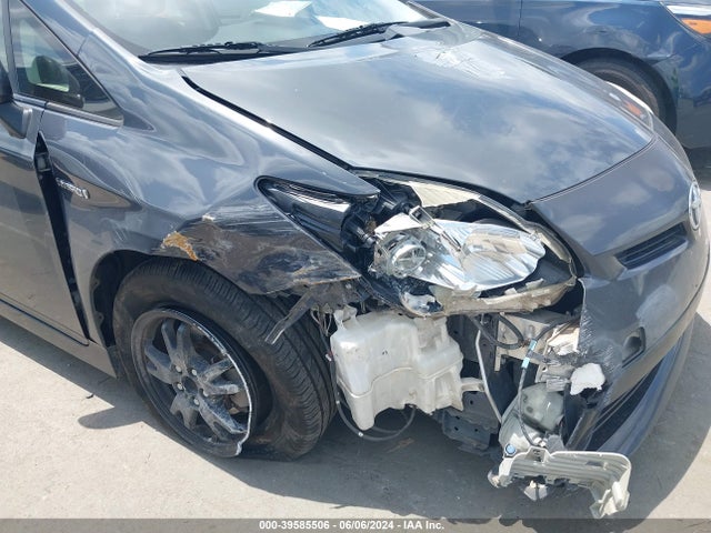 Toyota Prius Two 2014 JTDKN3DU6E0361751 Image 6