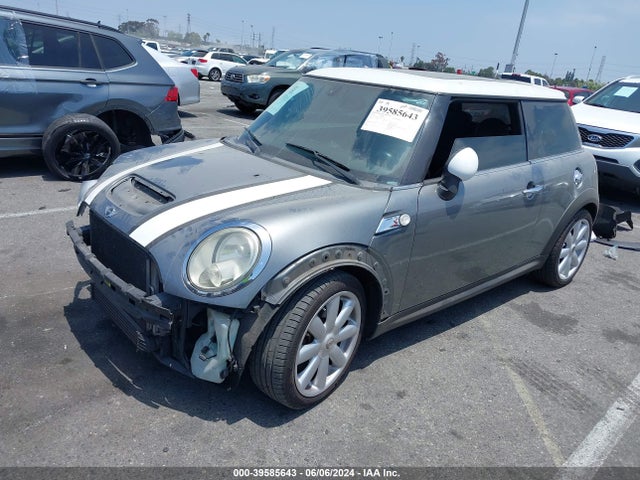 2008 MINI COOPER S WMWMF73548TV36294 Photo 1