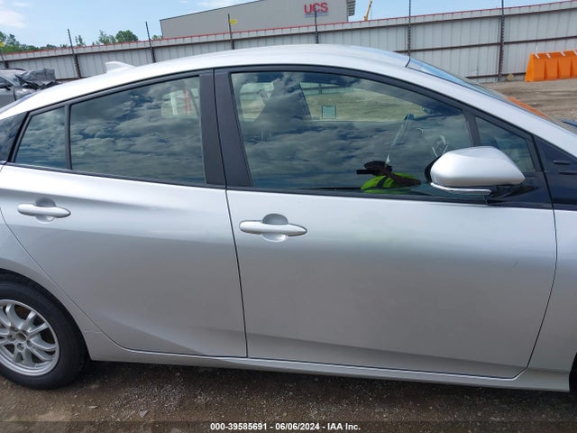 Toyota Prius Three 2016 JTDKARFU8G3011745 Image 14
