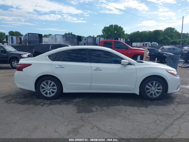 Nissan Altima 2.5 S 2018 1N4AL3APXJC220986 Image 13