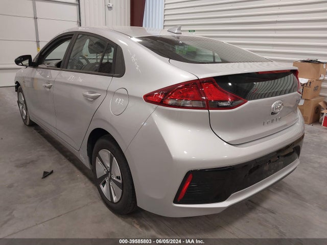 2017 HYUNDAI IONIQ HYBRID KMHC65LC4HU030780 Photo 2
