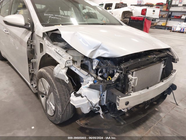 2017 HYUNDAI IONIQ HYBRID KMHC65LC4HU030780 Photo 5