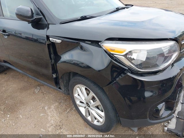 KIA SOUL + 2018 KNDJP3A51J7541871 Image 17
