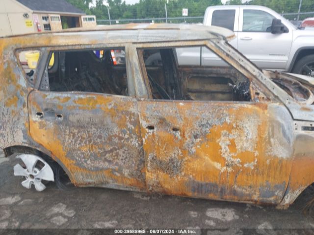 KNDJN2A26F7180019 KIA Soul