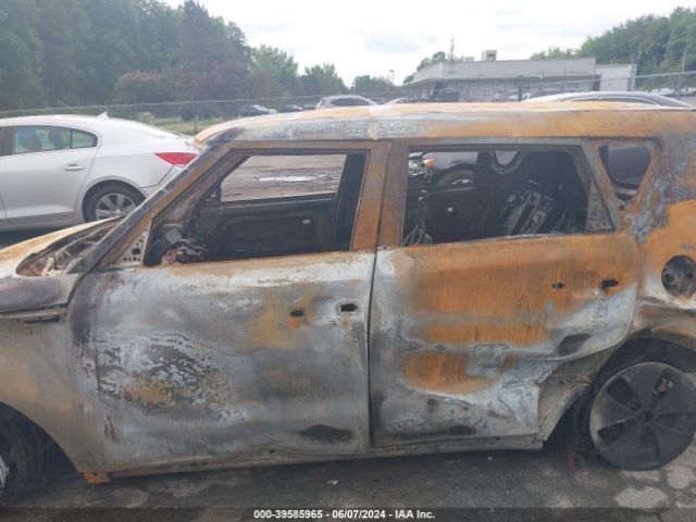 KNDJN2A26F7180019 KIA Soul