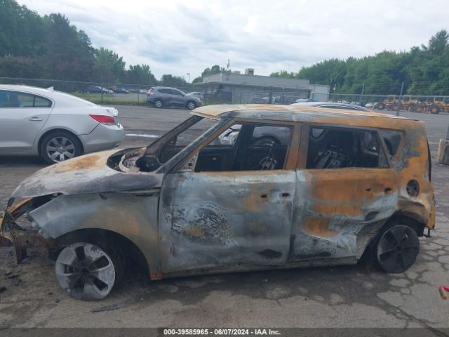 KNDJN2A26F7180019 KIA Soul