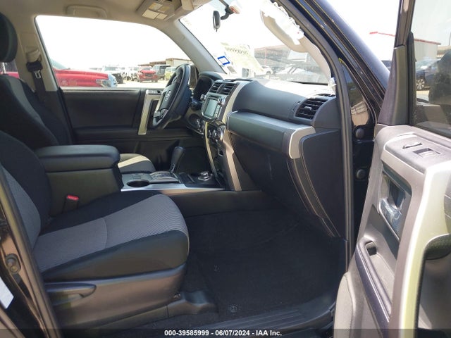 Toyota 4RUNNER SR5 2018 JTEBU5JR6J5607799 Image 5