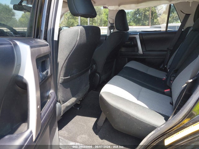 Toyota 4RUNNER SR5 2018 JTEBU5JR6J5607799 Image 8