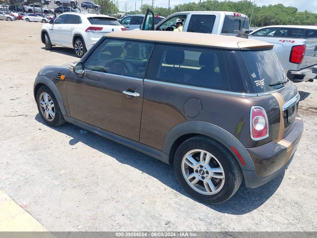 2012 MINI COOPER WMWSU3C53CT540772 Photo 2