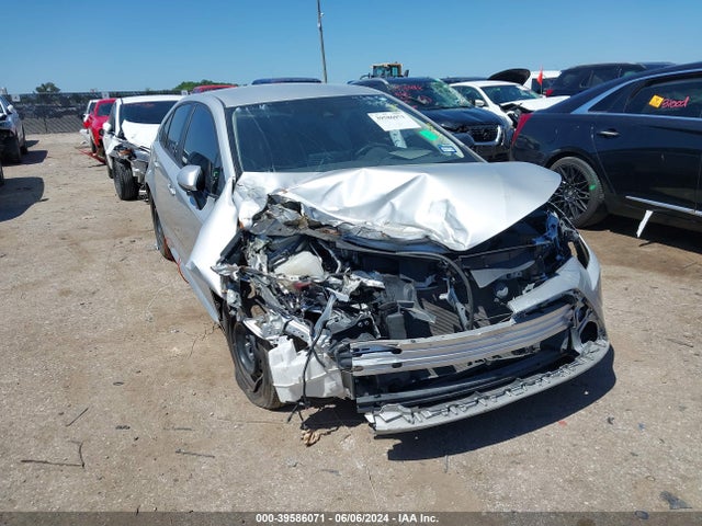 Toyota COROLLA LE 2022 5YFEPMAE5NP316509 главное изображение