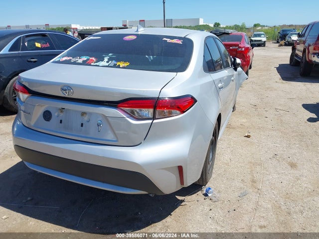 Toyota COROLLA LE 2022 5YFEPMAE5NP316509 Image 4