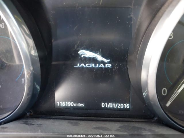SADCJ2FX1JA275368 Jaguar F-pace 25t Premium