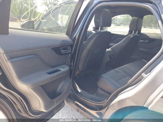 SADCJ2FX1JA275368 Jaguar F-pace 25t Premium