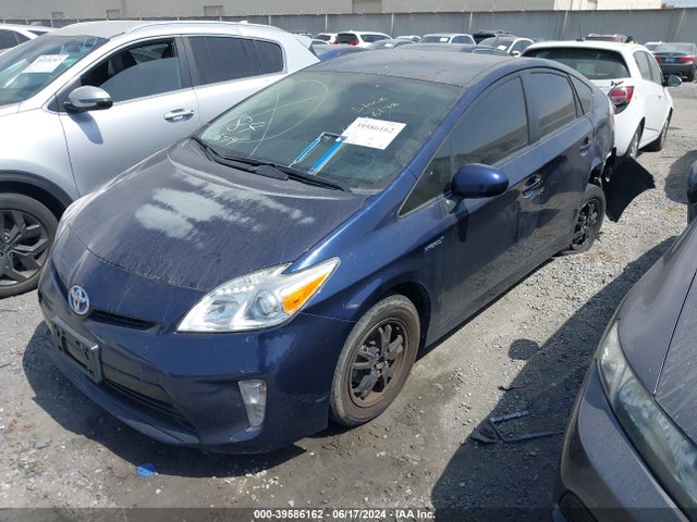 Toyota Prius Two 2015 JTDKN3DUXF0444181 Image 2