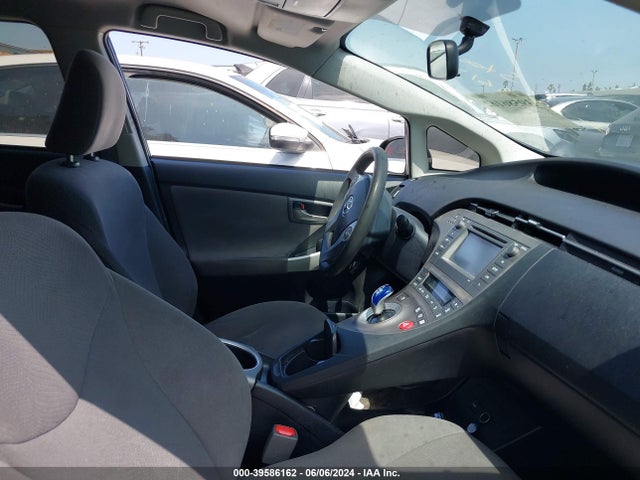 Toyota Prius Two 2015 JTDKN3DUXF0444181 Image 5