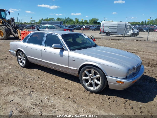 2002 JAGUAR XJR SAJDA15BX2MF46271 Photo 0
