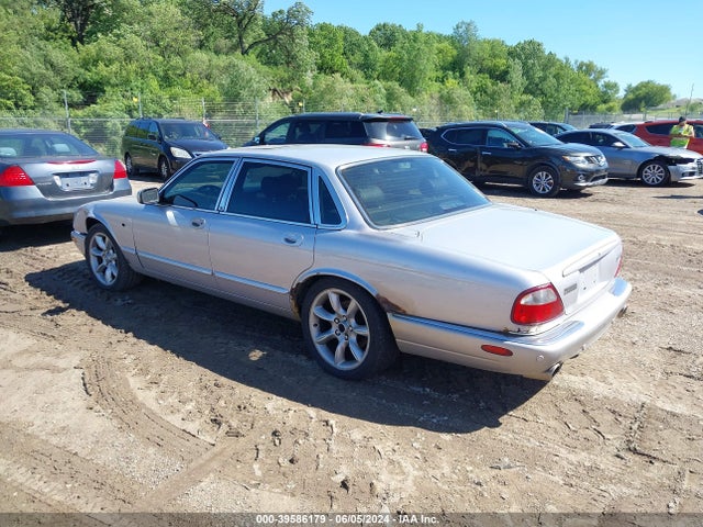 2002 JAGUAR XJR SAJDA15BX2MF46271 Photo 2