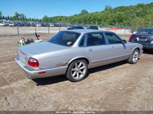 2002 JAGUAR XJR SAJDA15BX2MF46271 Photo 3