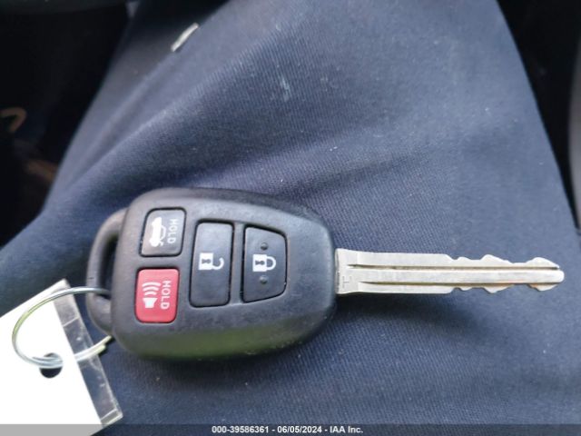 2T1BURHE7HC916998 Toyota COROLLA SE
