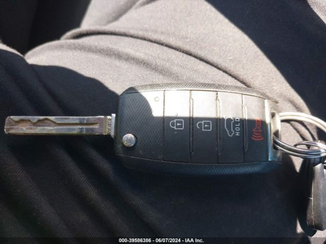 KNDJP3A56E7059886 KIA SOUL +