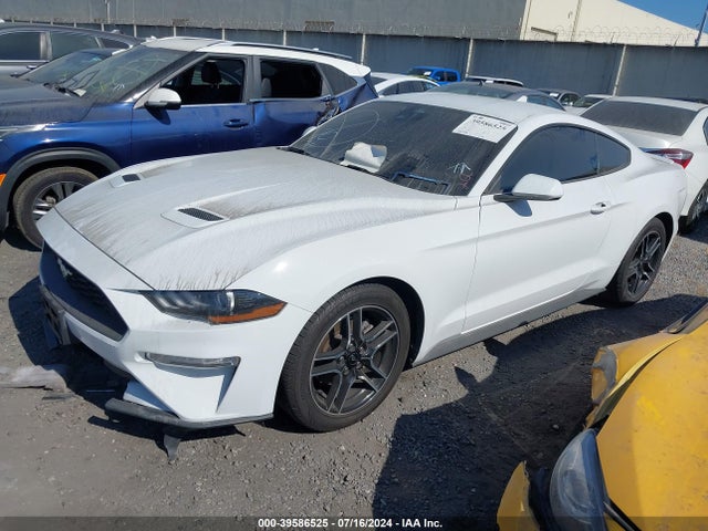 Ford Mustang Ecoboost Premium Fastback 2022 1FA6P8TH3N5106299 Image 2