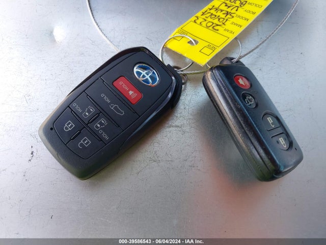 Toyota SIENNA XLE 2022 5TDYRKEC7NS094311 Image 11