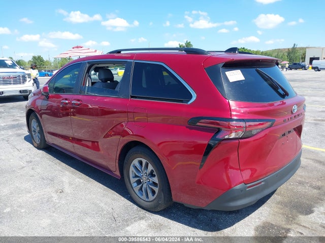 Toyota SIENNA XLE 2022 5TDYRKEC7NS094311 Image 3