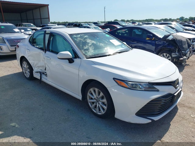 Toyota CAMRY LE 2019 4T1B11HKXKU228757 zdjęcie główne