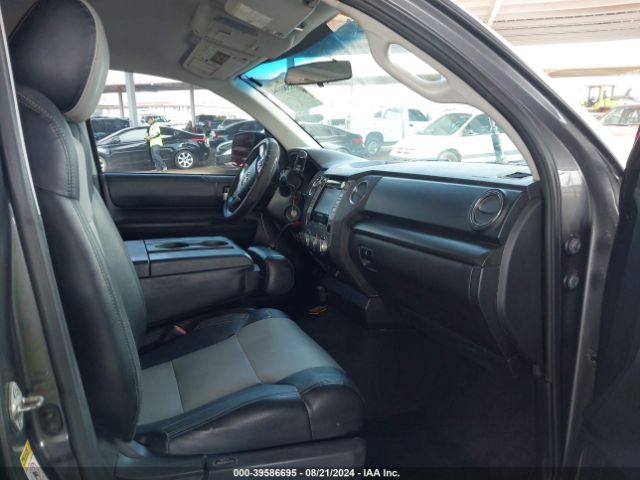 5TFDM5F1XGX067015 Toyota Tundra Sr5 4.6l V8