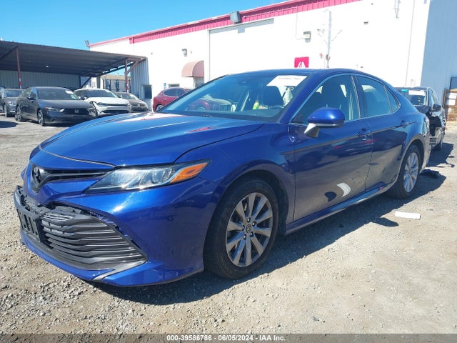 Toyota CAMRY LE 2018 JTNB11HK2J3007514 Image 2