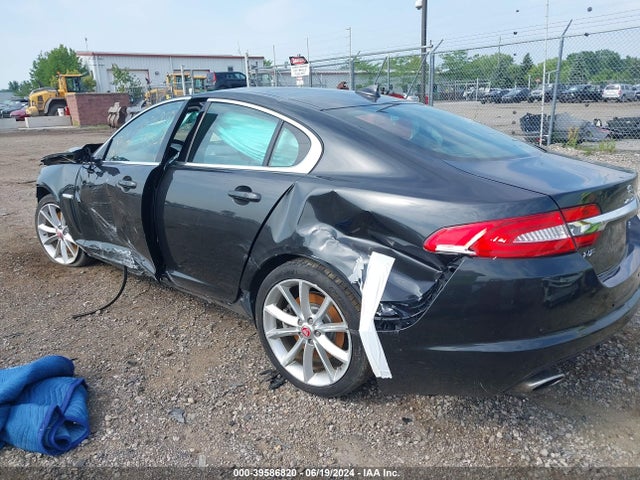 2015 JAGUAR XF SAJWJ0FF4F8U50037 Photo 2